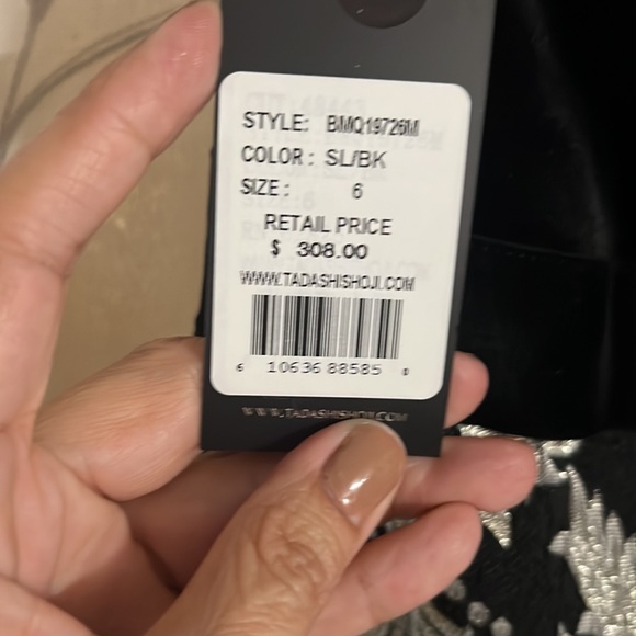 Tadashi shoji size 6 black and gold elegant dress - Picture 5 of 5